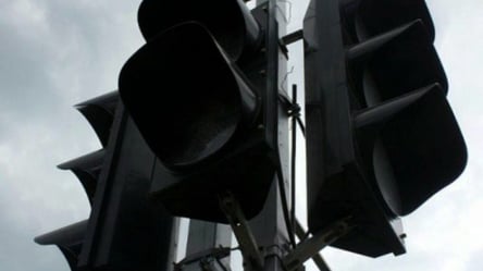 Не работают светофоры: в одном из районов Харькова пропал свет. Детали - 285x160
