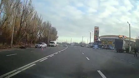 ДТП в Харькове: на Окружной трассе сбили мотоциклиста. Видео - 285x160