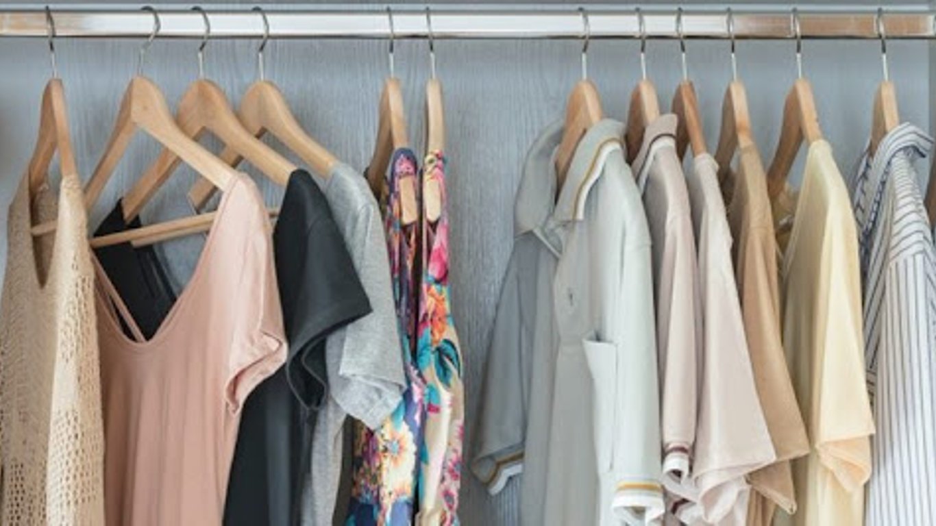 Топ-5 главных признаков, что пора выбрасывать одежду: не носите ее