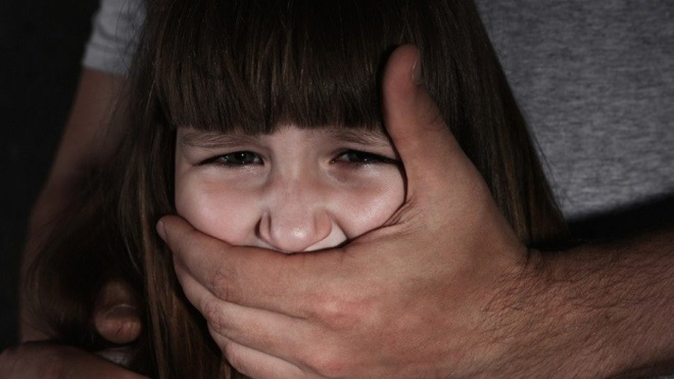 ЧП - на Киевщине педофил изнасиловал 8-летнюю девочку - на сколько его упекут за решетку