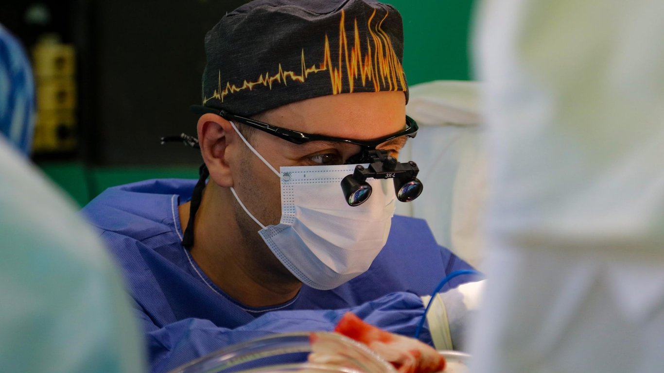 Военные хирурги во Львове реанимировали мужчину с внезапной остановкой сердца