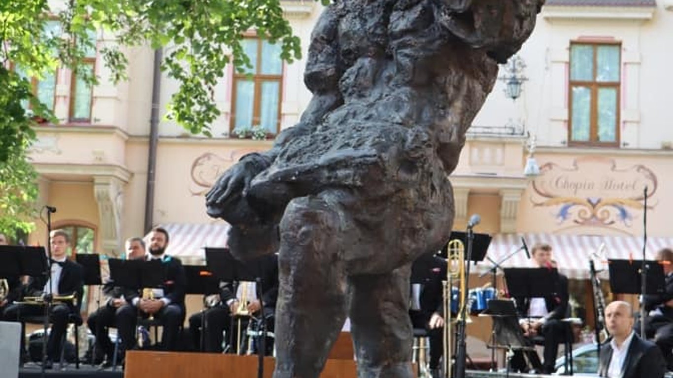 Пам'ятник сину Моцарта у Львові - Діана Попова розкритикувала львів'ян