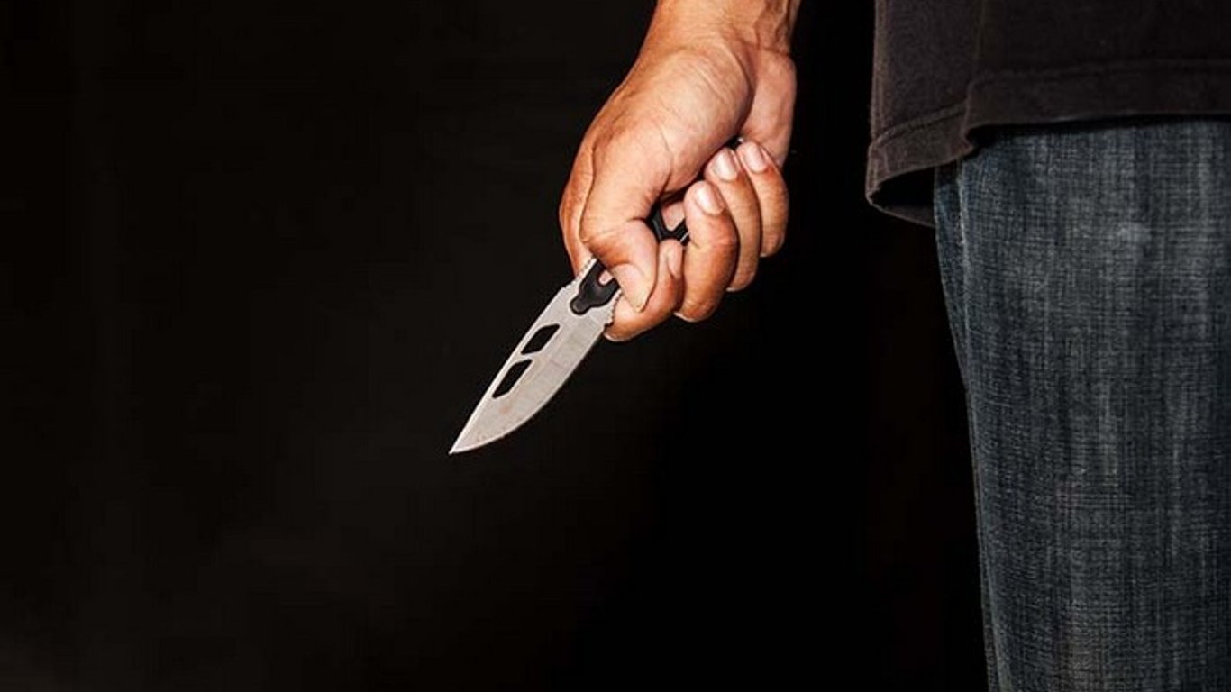 Чоловік вдарив ножем сусіда у Львові - зловмисника затримали