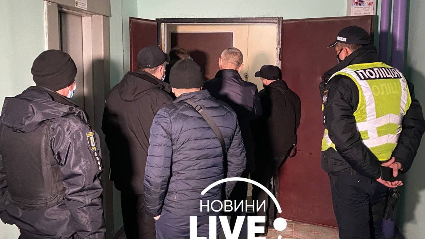 Квартира в крови - мужчину убили в собственном доме - Новости Киева