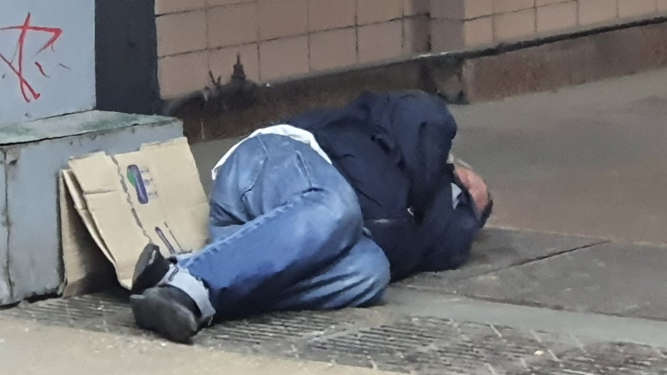 Жителі просять відкрити нічліжки для бездомних у Харкові