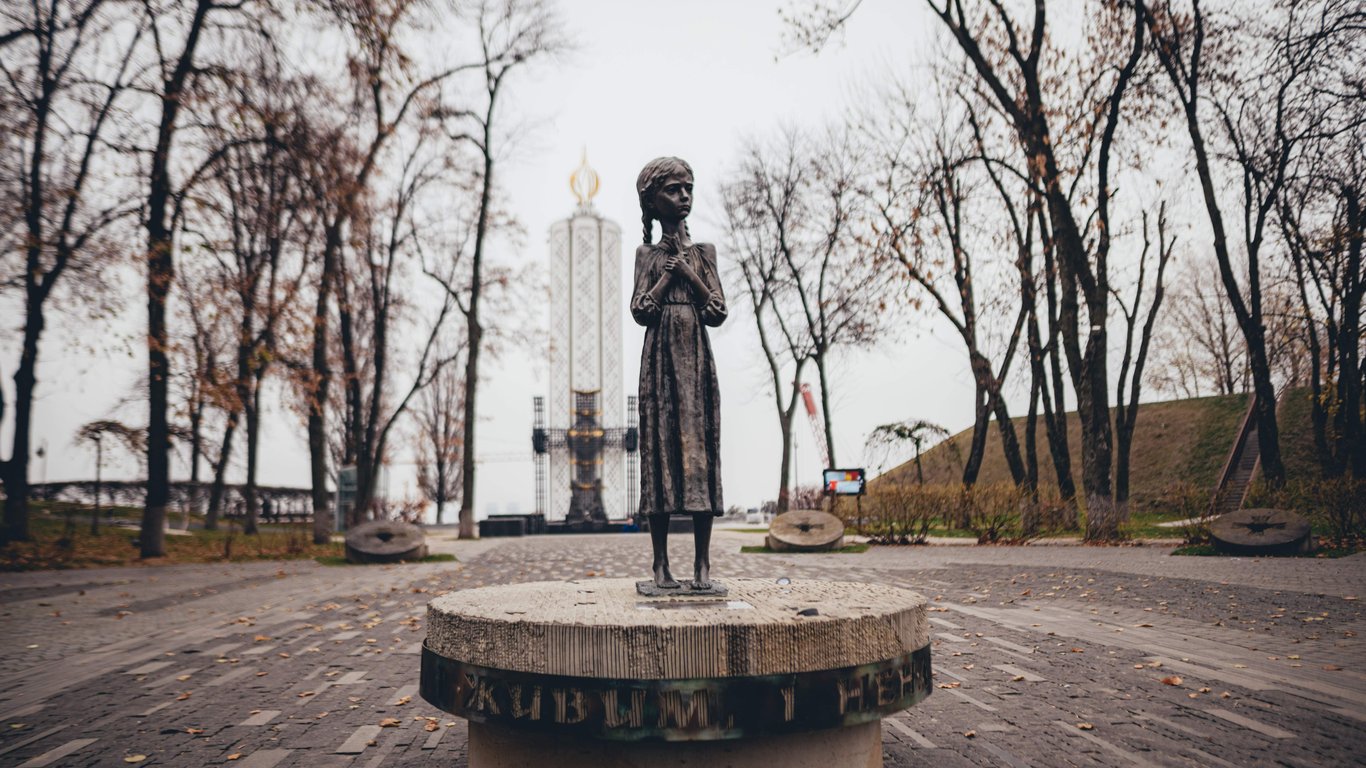 Голодомор 1932-33: 27 листопада Україна шанує пам'ять про жертв геноциду проти народу