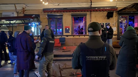 В Киеве хулиганы напали на бар "Хвильовий": полиция задержала 12 человек - 285x160