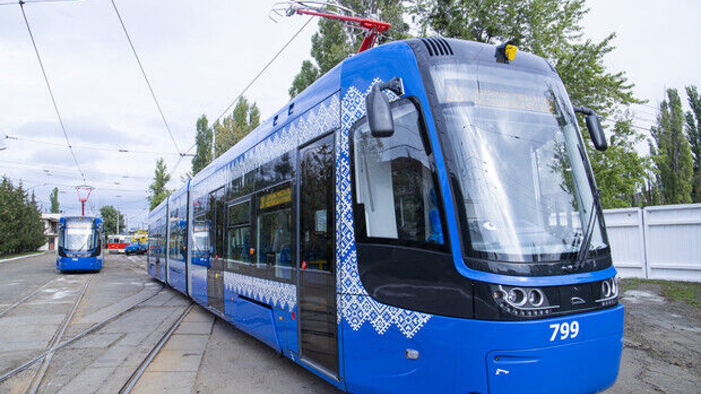 Громадський транспорт у Києві - зупинився рух трамваїв - що сталося