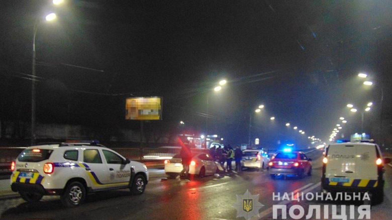 Викрадення авто - у Києві співробітник автомийки викрав елітне авто та потрапив у ДТП