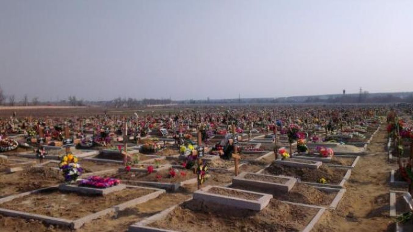 Харьковское кладбище обновят и благоустроят