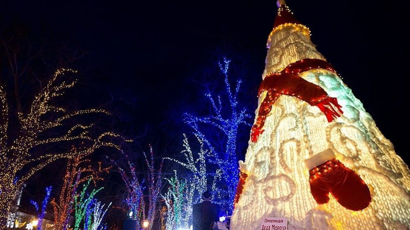 Арт-елки в Одессе — начался конкурс