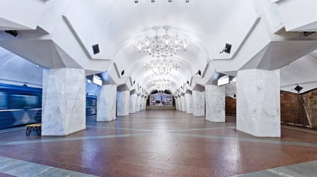 Как выглядел харьковский метрополитен без рекламы. Фото - 285x160