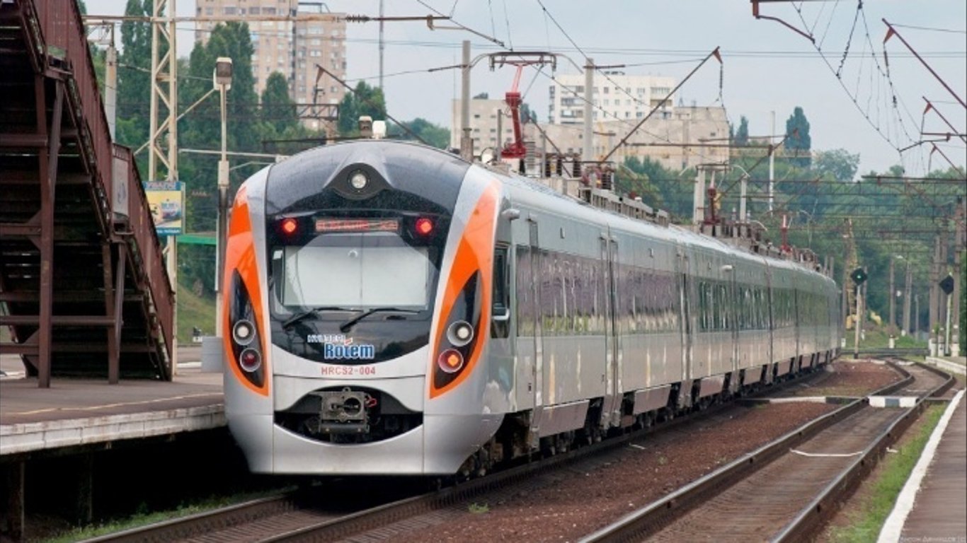 "Укрзалізниця" - швидкісний поїзд із Києва до Кривого Рогу