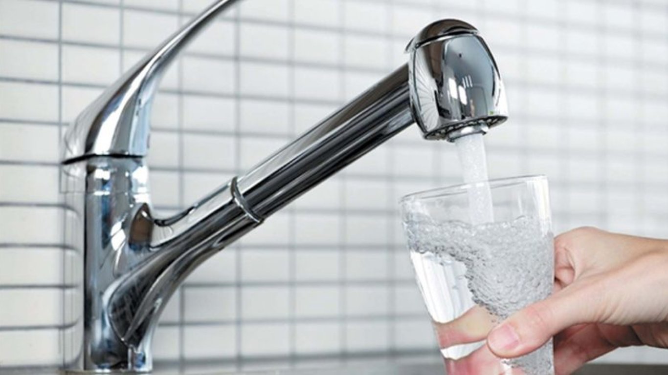 На Троєщині людям заборонили використовувати воду – що трапилося