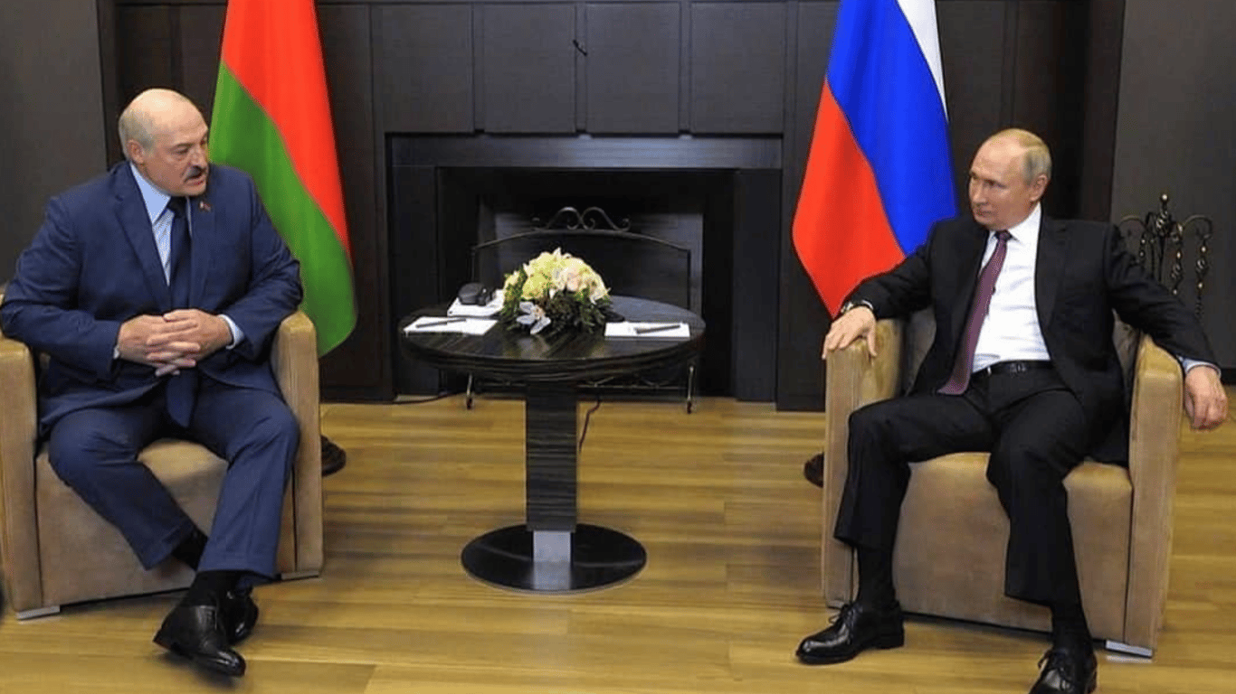 Лукашенко назвал Крым де-юре российским