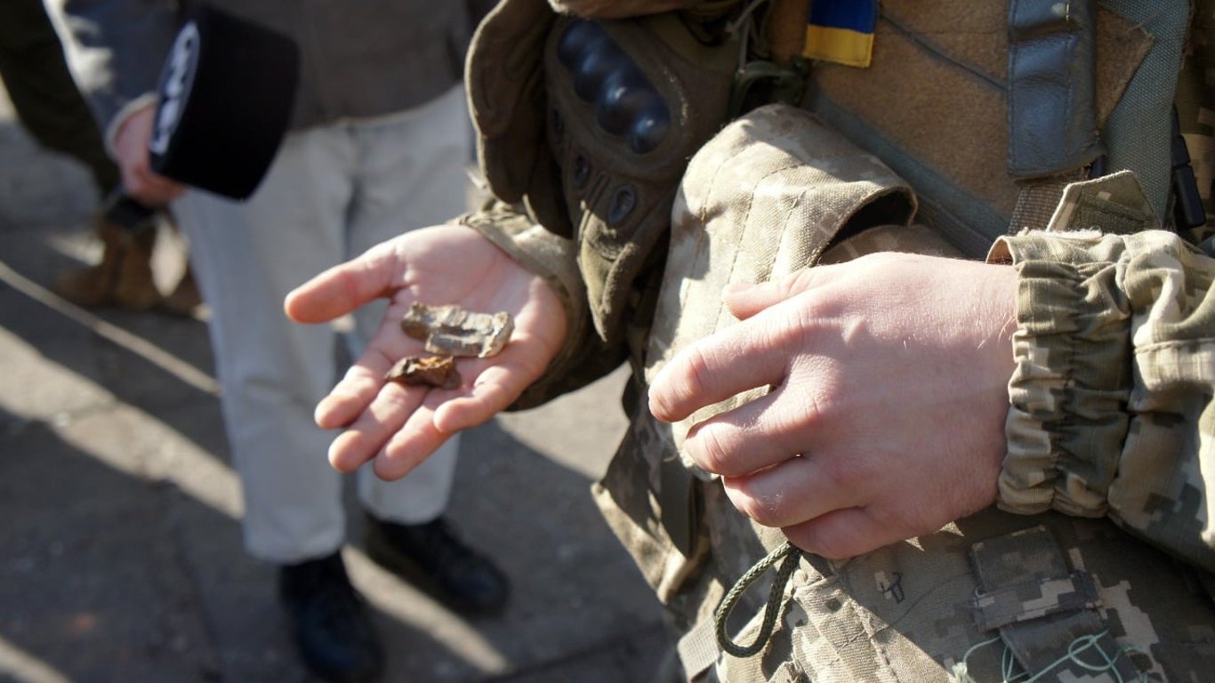В штабе ООС показали последствия артобстрела Станицы Луганской. Фото