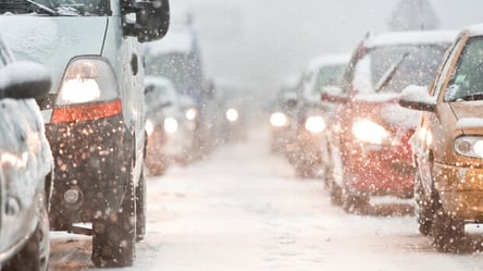 Через сніг та можливі мітинги в центрі Києва величезні пробки - 285x160
