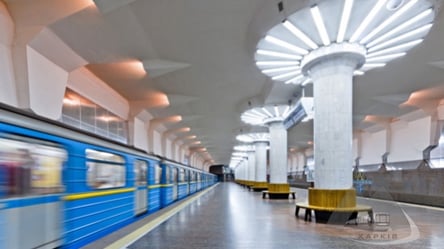 В харьковском метро произошел сбой – люди не смогли вовремя уехать по делам - 285x160
