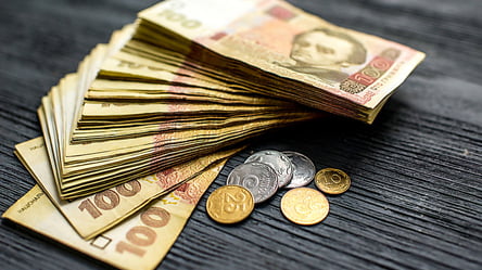 В Харькове чиновники задекларировали зарплаты в размере более 100 тыс. грн. - 285x160