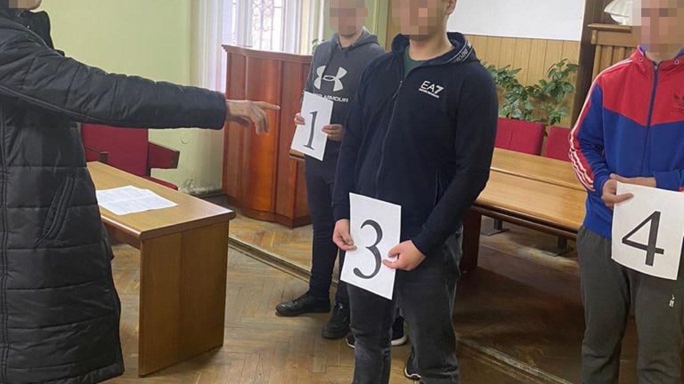 Во Львове будут судить 19-летнего грабителя - фото