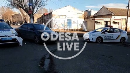 В Одессе столкнулись две Toyota, одна из них – полицейская. Видео - 285x160