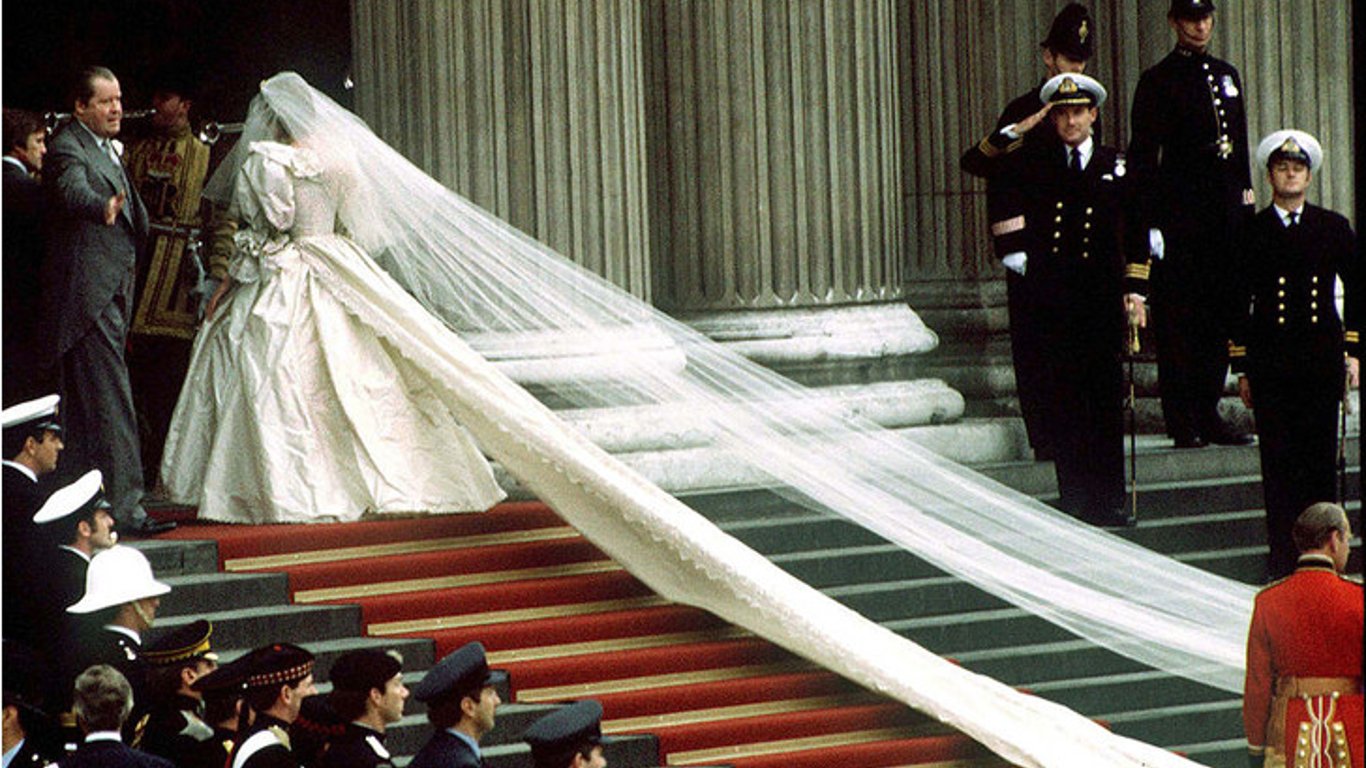 Весільна сукня принцеси Діани - розкрили ще один секрет - фото