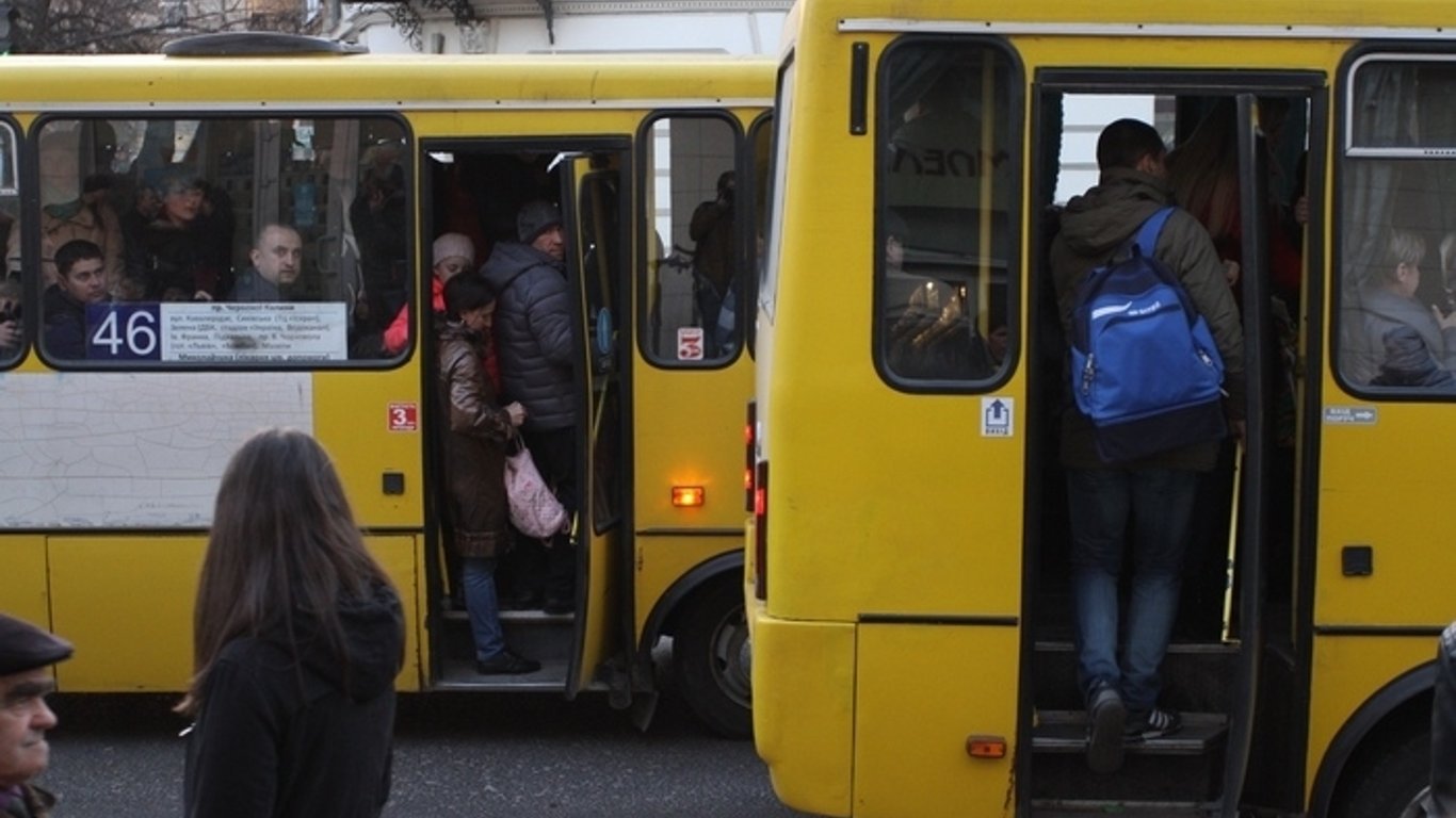 17 тисяч гривень за стоячих пасажирів - львівський водій заплатить штраф