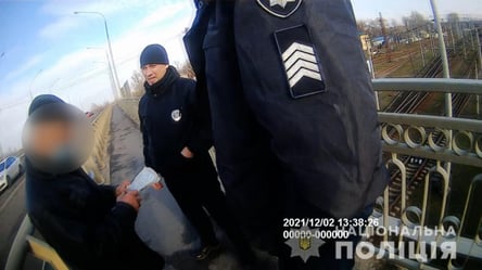 На Харківщині поліцейські врятували дідуся від самогубства. Відео та фото - 285x160