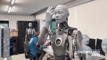 В Британии создали слишком "живого" робота-гуманоида с человеческими эмоциями. Пугающее видео - 285x160
