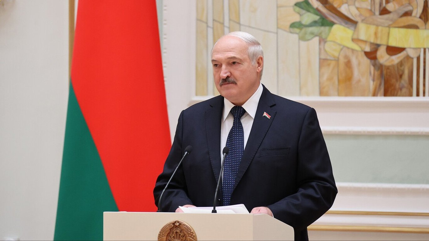 Білорусь ніколи не стане демократичною, перспективною державою, як Україна, - Лукашенко
