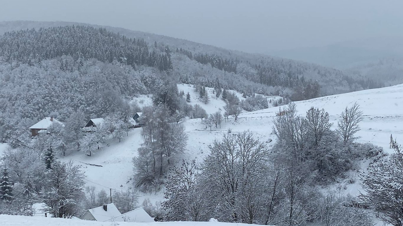 Карпаты и Драгобрат засыпало снегом - 3 декабря
