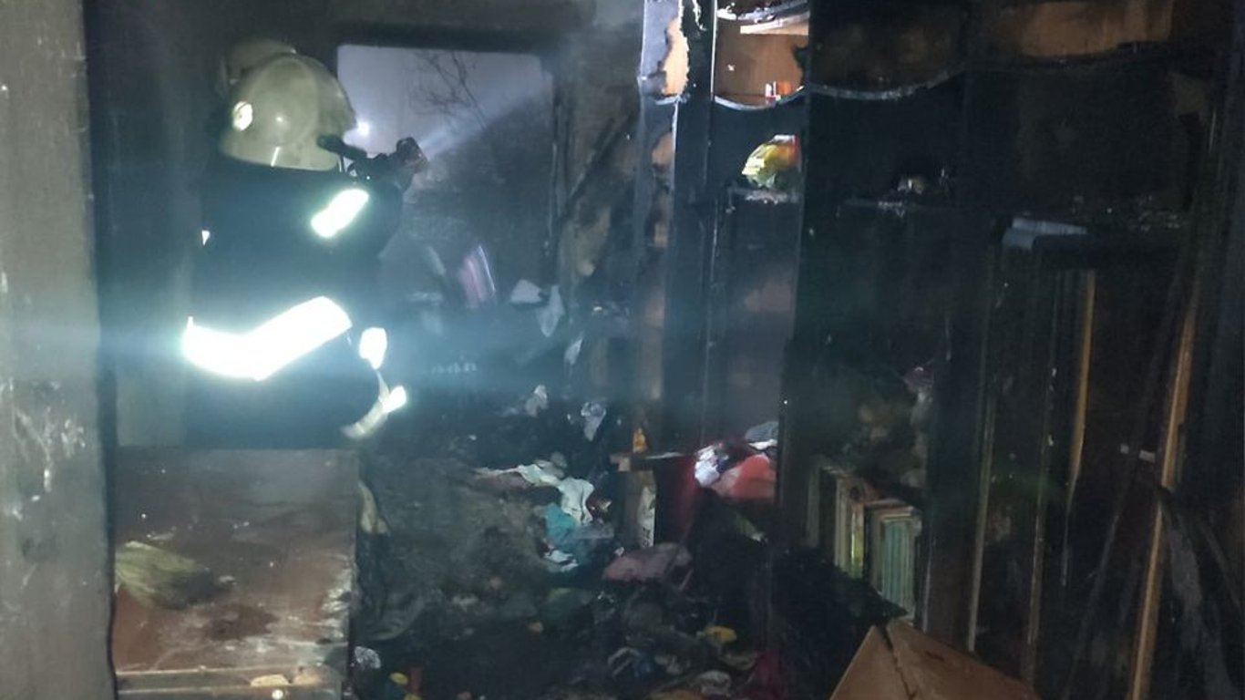В Дрогобыче в четырехэтажном жилом доме произошло возгорание