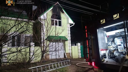 У Харкові горів реабілітаційний центр, однак рятувальники не можуть потрапити в будівлю. Деталі - 285x160