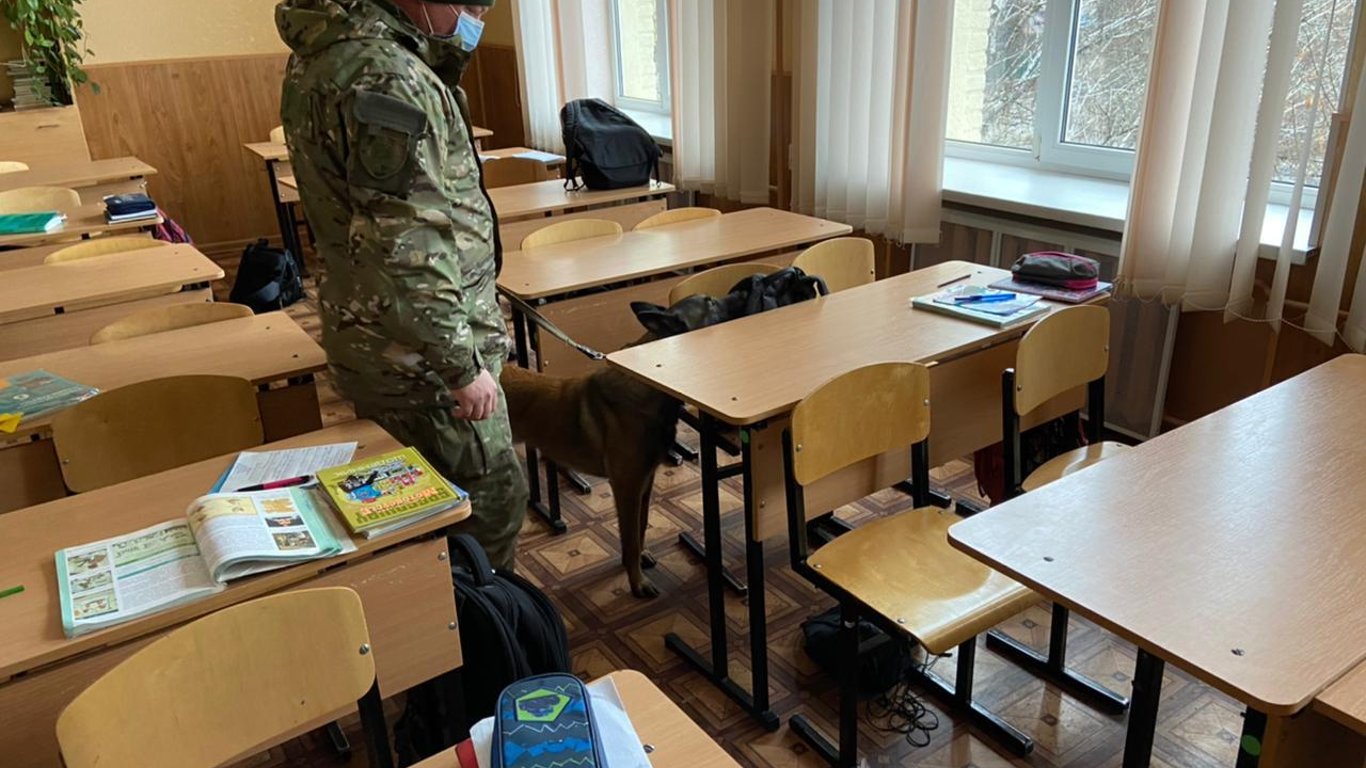У Харкові зі шкіл евакуювали понад три тисячі людей – деталі