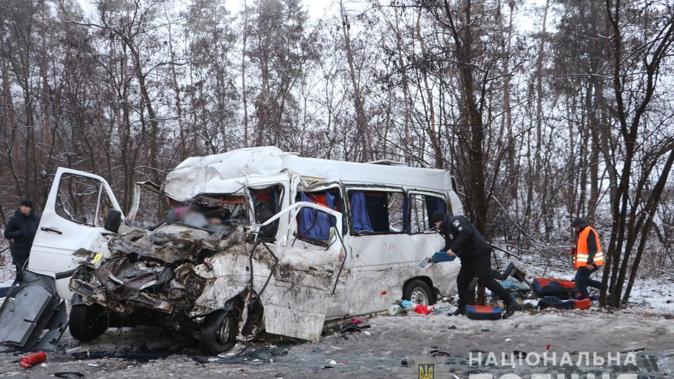 Появилось первое видео с места страшной аварии на Черниговщине
