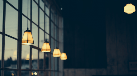 Лучше зарядить гаджеты с ночи: отключение света в Одессе 8 декабря - 285x160