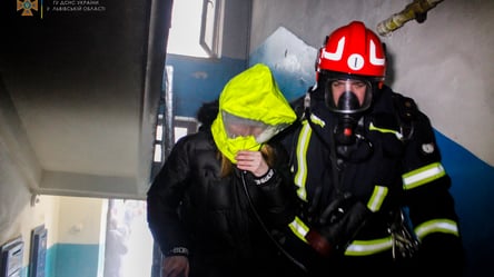 У Львові зайнялася квартира: рятувальники евакуювали вісьмох мешканців. Фото - 285x160
