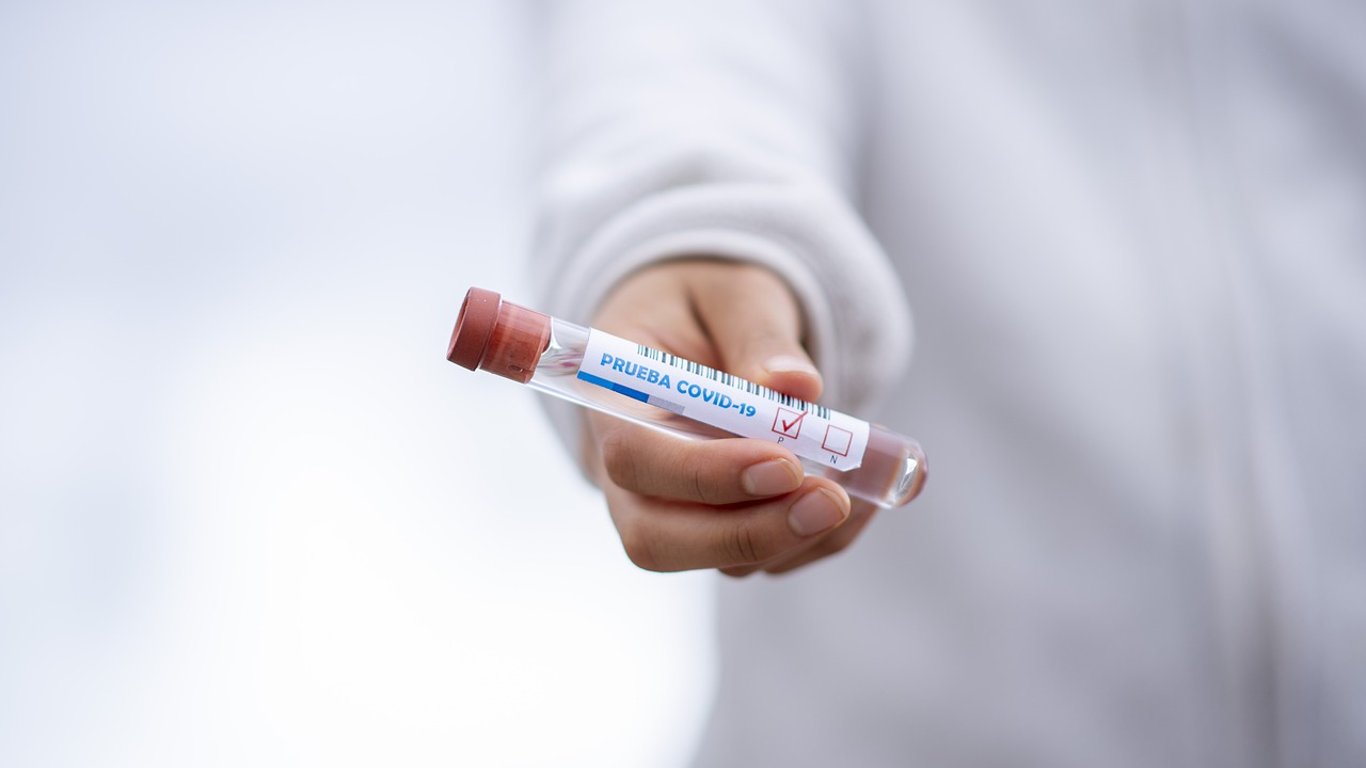 Вакцина от "Омикрона" - Pfizer озвучила сроки изготовления