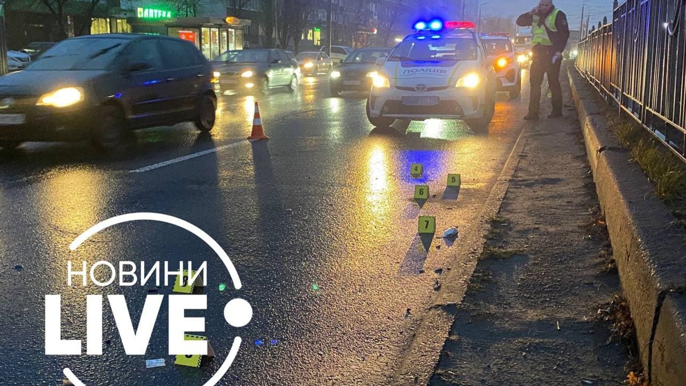 Дівчина порізала вени в супермаркеті і кинулася під вантажівку - Новини Києва