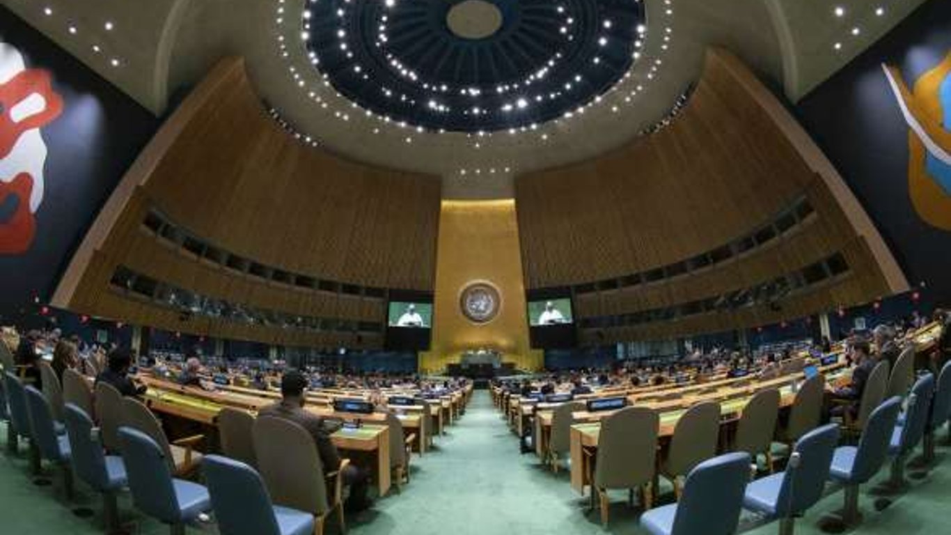 Генасамблея ООН прийняла посилену Кримську резолюцію