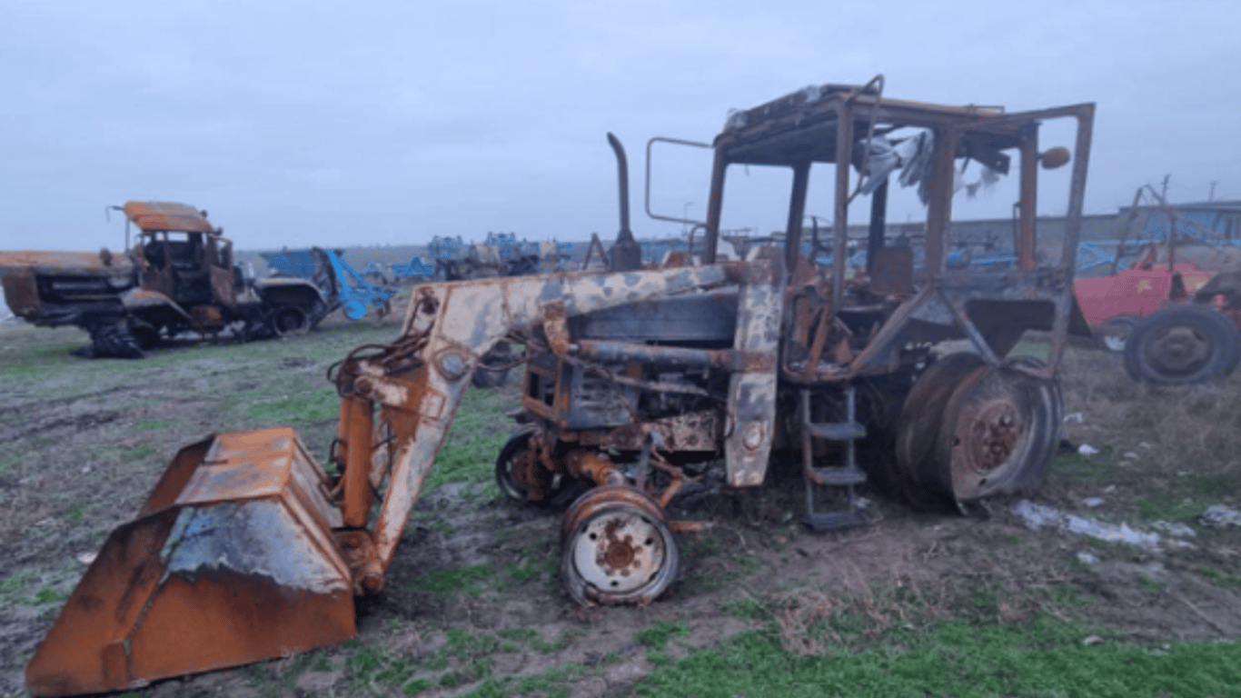 В Одесской области подожгли четыре трактора - фото