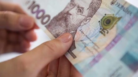 Відкрити картку для "ковідної тисячі": найбільші українські банки опублікували інструкції - 285x160