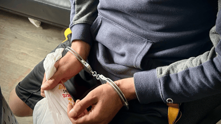 Ограбил среди бела дня — в Одессе задержали злоумышленника - 290x160