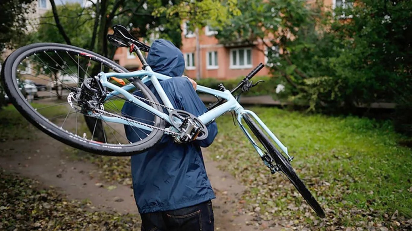 Кражи велосипедов - в Киеве наконец-то схватили воров