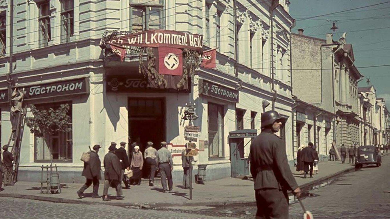 Рідкісні архівні фото Харкова, окупованого нацистами – кольорові фото
