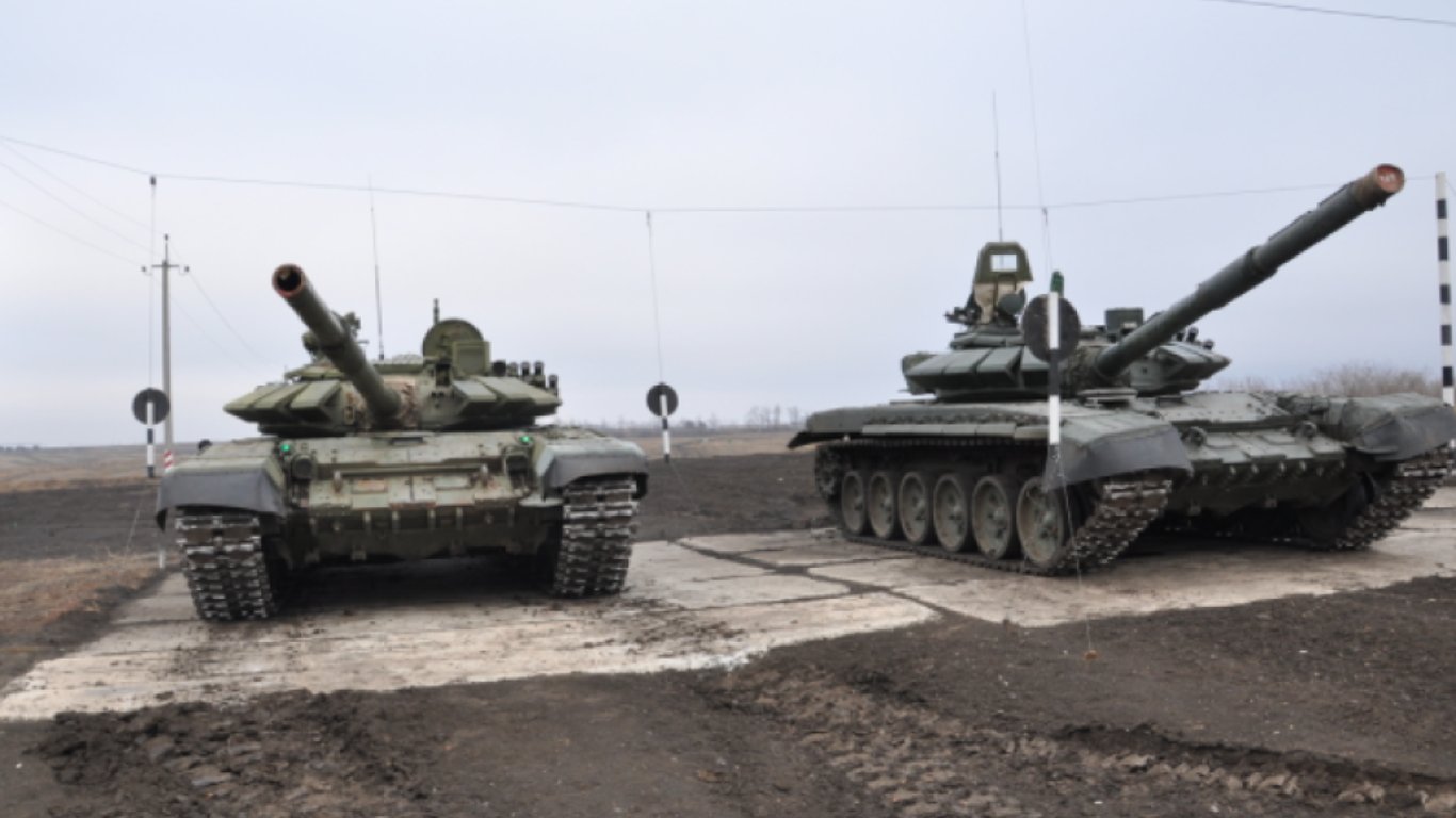 Росія провела танкові навчання поблизу кордонів України та у Криму