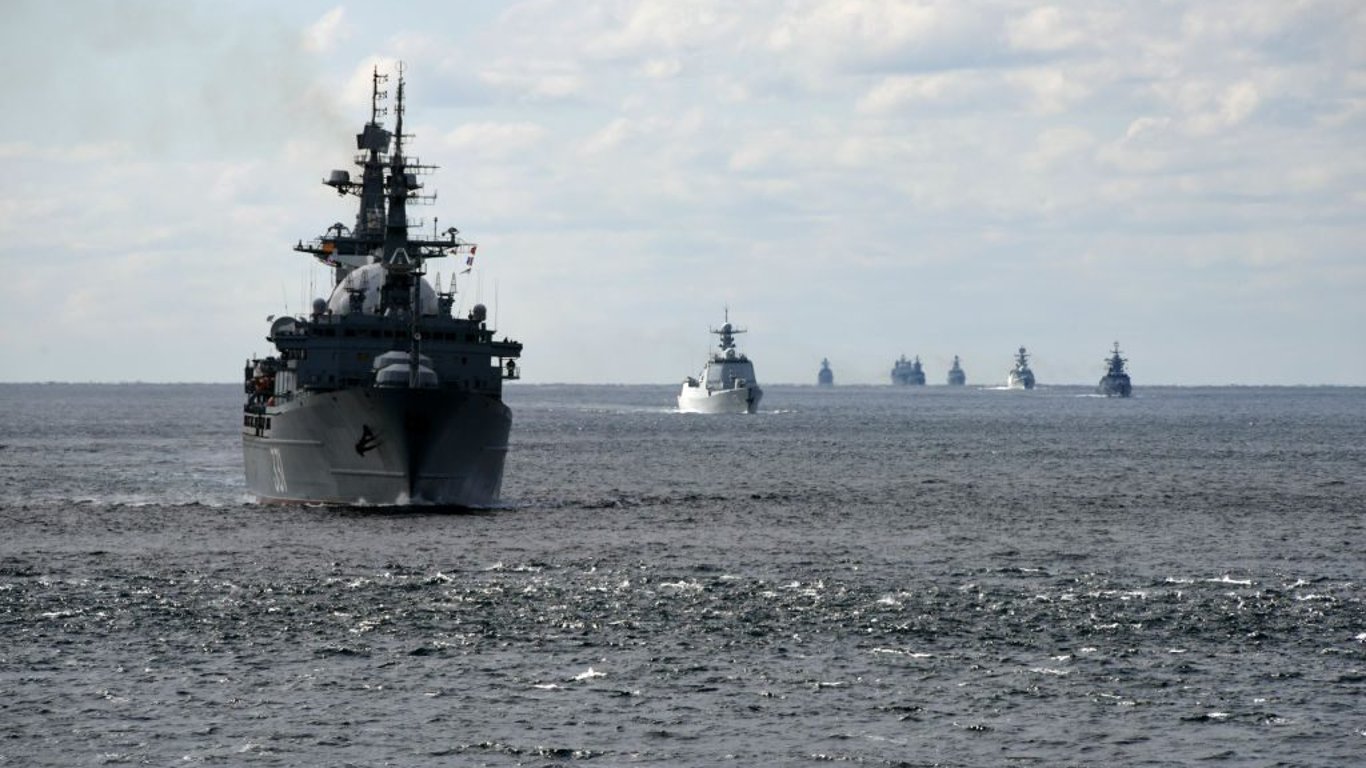 Угроза ракетных обстрелов Одессы остается — какие маневры проводит флот оккупантов в морях