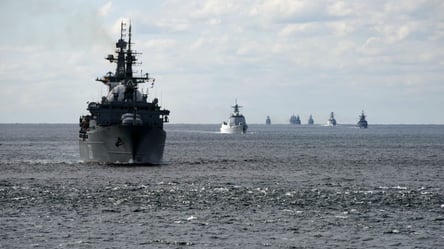 Угроза ракетных обстрелов Одессы остается — какие маневры проводит флот оккупантов в морях - 285x160