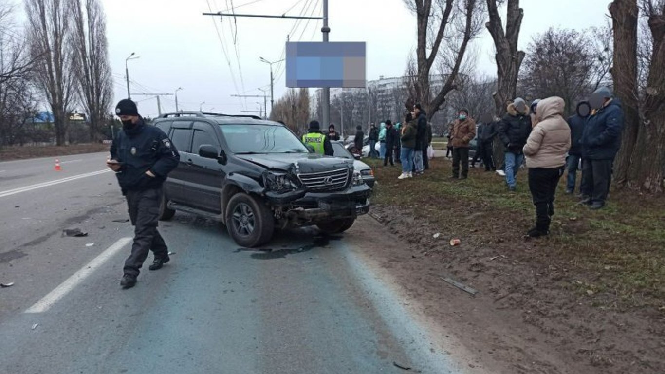 В Харькове столкнулись два автомобиля
