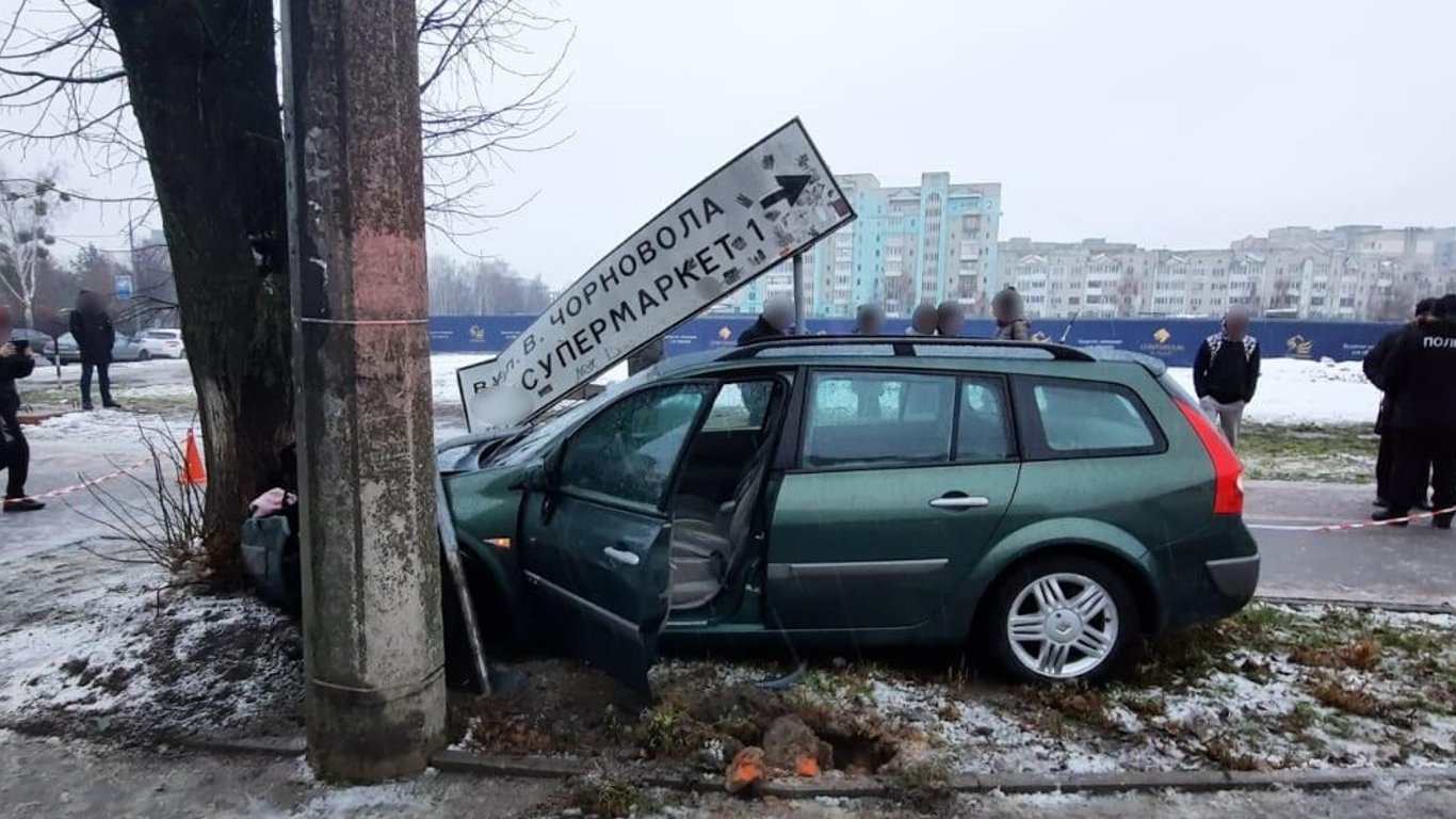 В Луцке задержан 16-летний водитель, который въехал в толпу на переходе